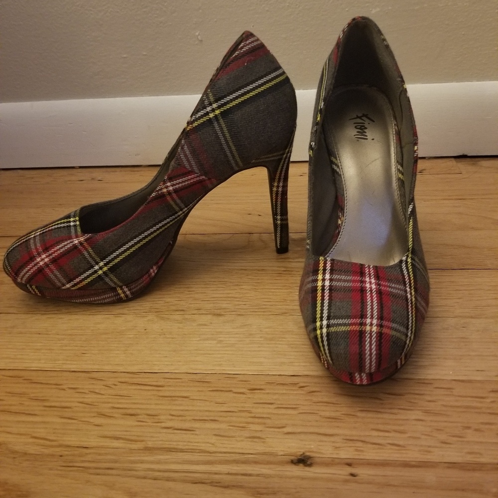 Fioni Plaid Heels